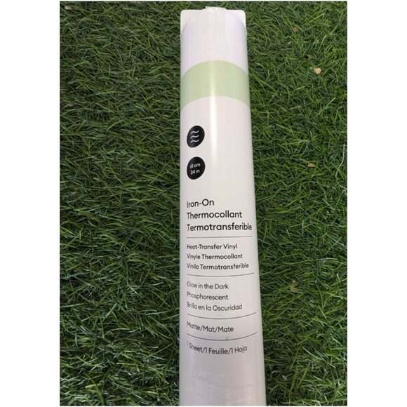 Cricut Glow in the Dark 12"X24" Iron-on Vinyl White - Picture 8 of 15